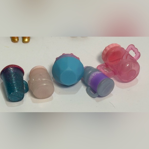 L.O.L. Surprise! Dolls with Pink and Purple Hair - Picture 5 of 5